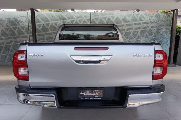 TOYOTA HILUX 2021 112,283 kms.
