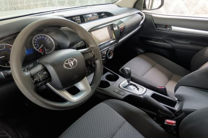 TOYOTA HILUX 2021 112,283 kms.