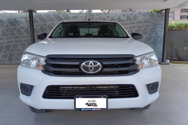 TOYOTA HILUX 2022 120,615 kms.