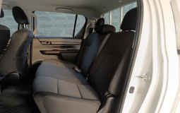 TOYOTA HILUX 2023 76,584 kms.
