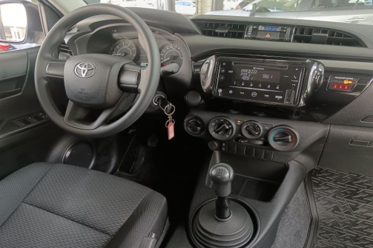 TOYOTA HILUX 2023 92,978 kms.