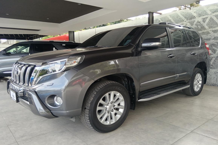 TOYOTA LAND CRUISER PRADO 2018 27,782 kms.