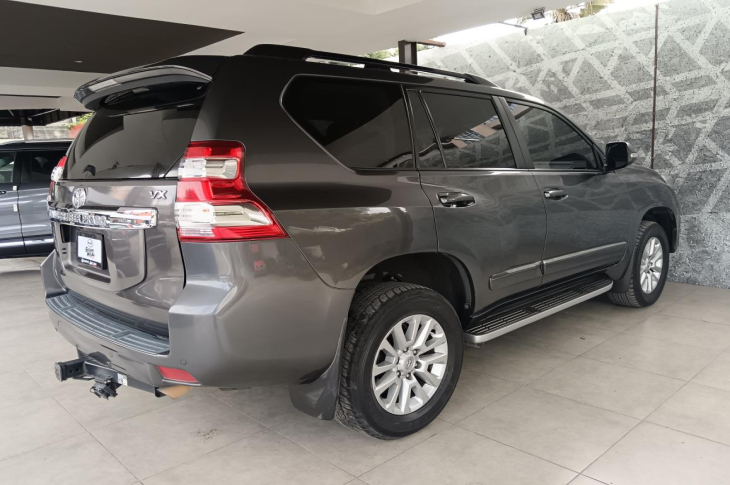 TOYOTA LAND CRUISER PRADO 2018 27,782 kms.