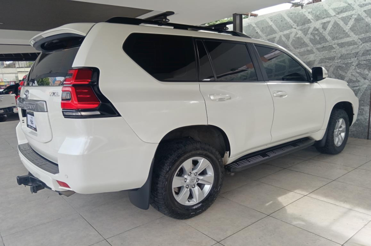 TOYOTA LAND CRUISER PRADO 2022 70,925 kms.