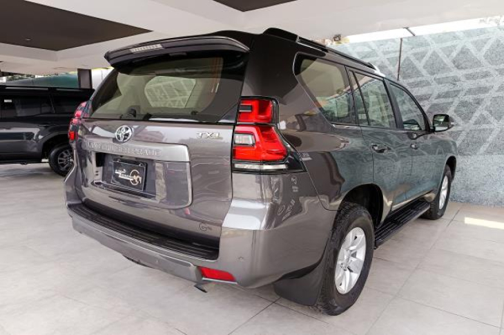 TOYOTA LAND CRUISER PRADO 2022 45,798 kms.