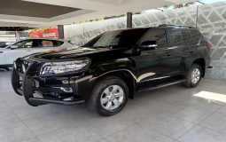 TOYOTA LAND CRUISER PRADO 2022 11,360 kms.