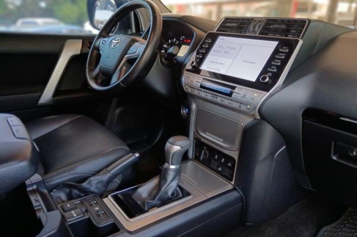 TOYOTA LAND CRUISER PRADO 2022 70,821 kms.