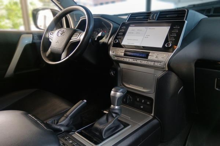 TOYOTA LAND CRUISER PRADO 2022 58,855 kms.
