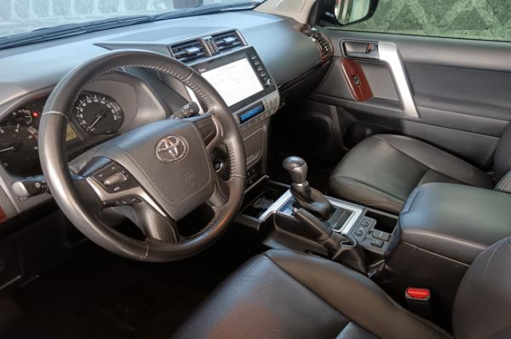 TOYOTA LAND CRUISER PRADO 2022 58,855 kms.