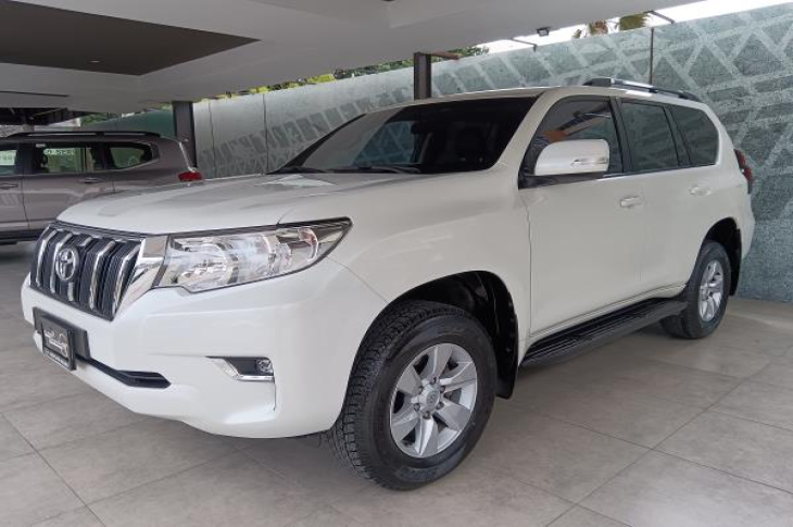TOYOTA LAND CRUISER PRADO 2023 10,041 kms.