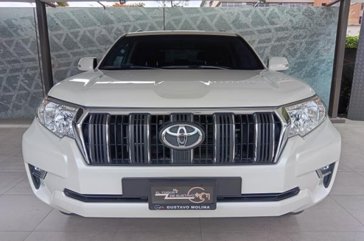 TOYOTA LAND CRUISER PRADO 2023 10,041 kms.