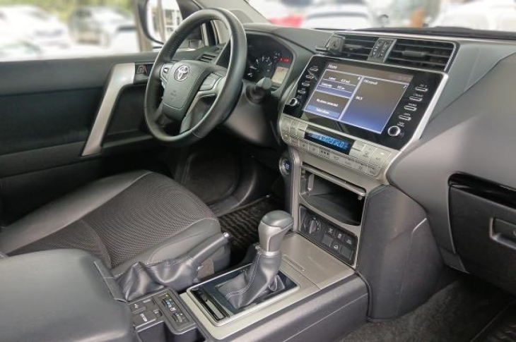 TOYOTA LAND CRUISER PRADO 2023 10,041 kms.