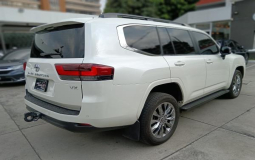 TOYOTA LAND CRUISER 2023 11,424 kms.