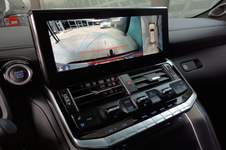 TOYOTA LAND CRUISER 2023 17,219 kms.