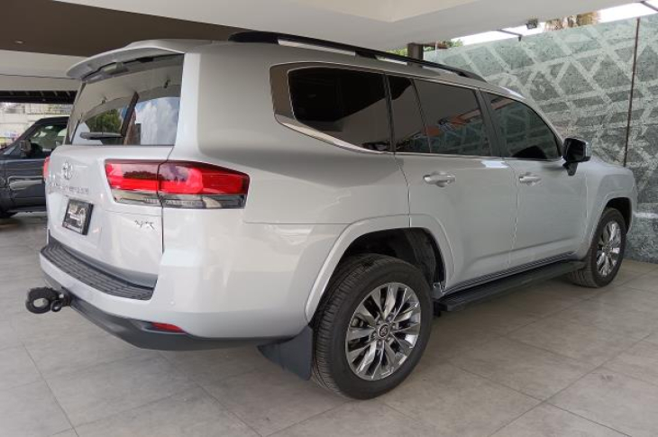 TOYOTA LAND CRUISER 2023 17,219 kms.
