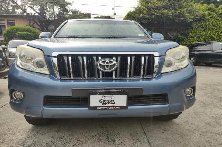 TOYOTA PRADO 2011 160,000 kms.