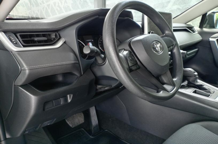 TOYOTA RAV 4 2024 41,259 kms.