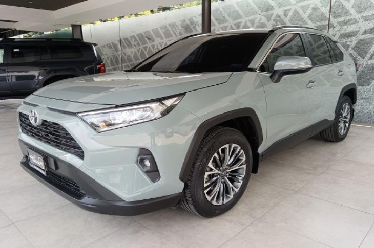 TOYOTA RAV4 2023 18,291 kms.