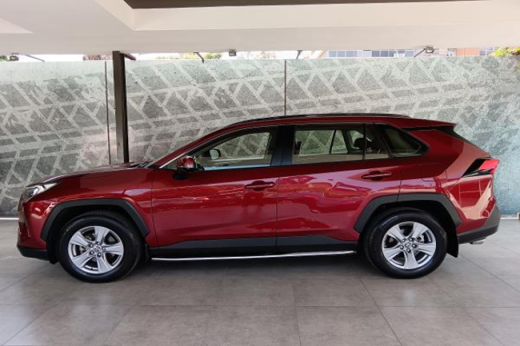 TOYOTA RAV4 2023 37,385 kms.