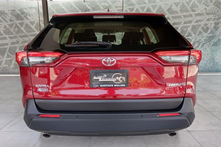 TOYOTA RAV4 2023 37,385 kms.