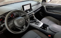 TOYOTA RAV4 2023 37,385 kms.