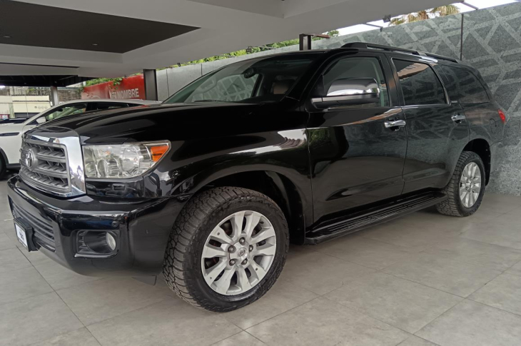 TOYOTA SEQUOIA 2014 86,051 kms.