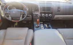 TOYOTA SEQUOIA 2021 4,450 kms.