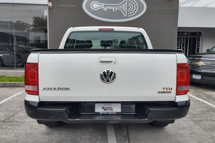 VOLKSWAGEN AMAROK 2018 138,100 kms.