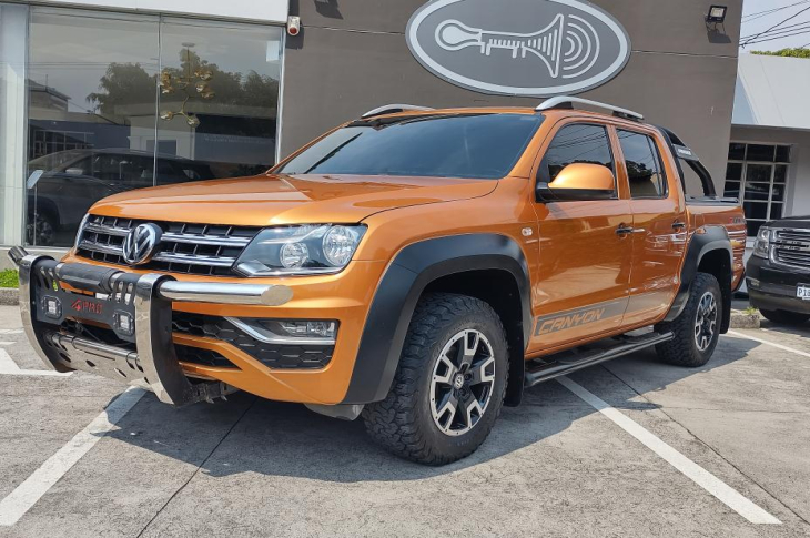 VOLKSWAGEN AMAROK 2018 74,000 kms.