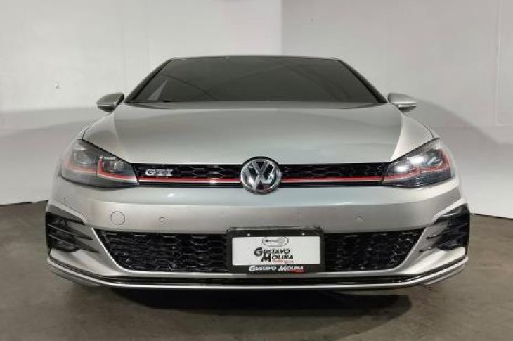 VOLKSWAGEN GOLF 2018 49,200 kms.