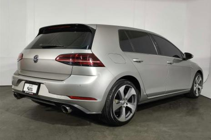 VOLKSWAGEN GOLF 2018 49,200 kms.