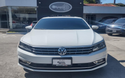 VOLKSWAGEN PASSAT 2018 36,969 kms.