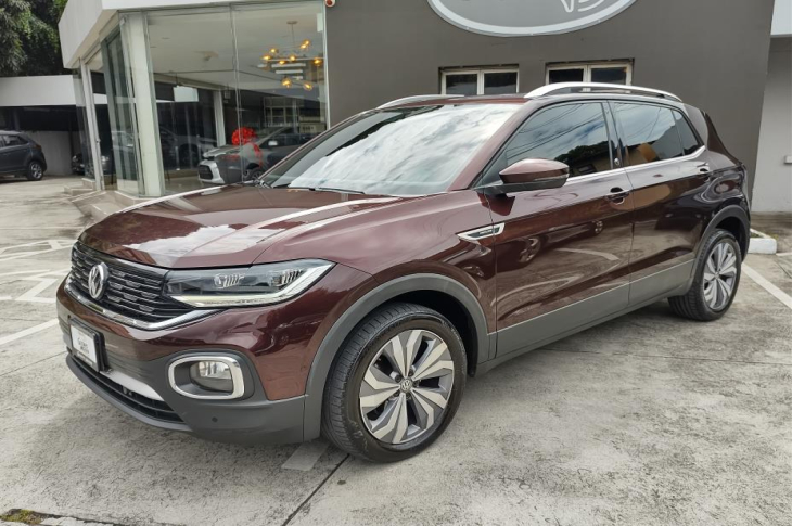 VOLKSWAGEN T-CROSS 2020 23,813 kms.