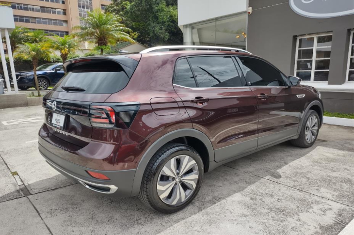 VOLKSWAGEN T-CROSS 2020 23,813 kms.