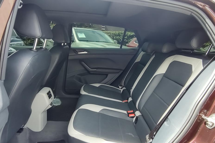 VOLKSWAGEN T-CROSS 2020 23,813 kms.
