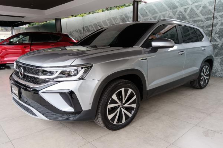VOLKSWAGEN TAOS 2023 8,632 kms.