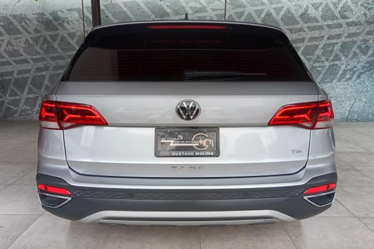VOLKSWAGEN TAOS 2023 8,632 kms.