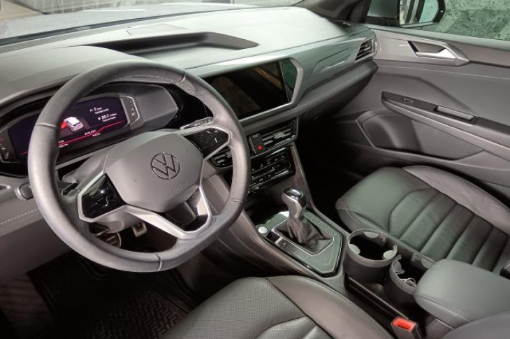 VOLKSWAGEN TAOS 2023 8,632 kms.
