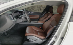 VOLVO XC60 T5 2019 60,843 kms.