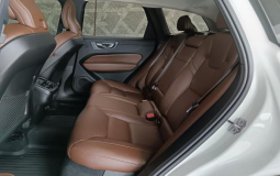 VOLVO XC60 T5 2019 60,843 kms.